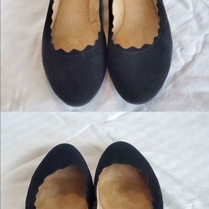 Audrey Brook size 9 suede black scalloped flats.